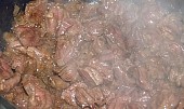 Debrecínský guláš (podusíme maso do změknutí)