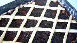 Dvoubarevný mřížkový koláč