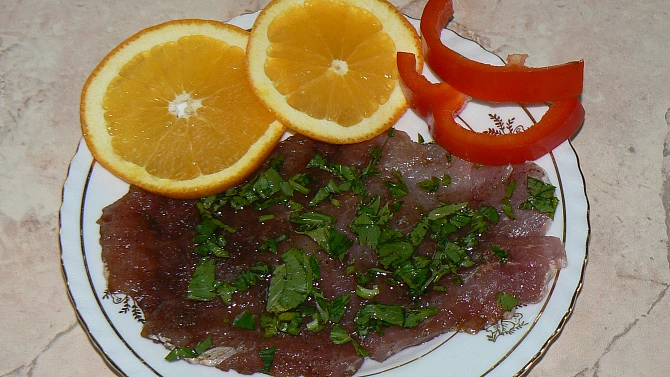 Grilované kotlety na pomerančích