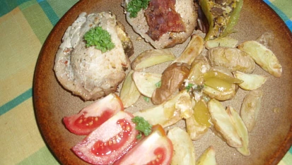 Grilované vepřové plátky plněné drůbežími játry