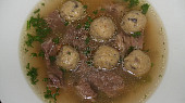 Hovězí polévka s houbovými knedlíčky, hovězí polévka s houbovými knedlíčky