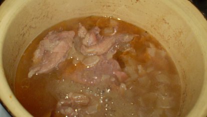 Hovězí Stroganoff 2., dusíme...