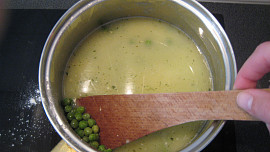 Hrášková polévka mléčná