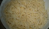 Italské špagety, připravené špagety...