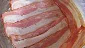 Kapustové lasagne, pekáček vyložený slaninou