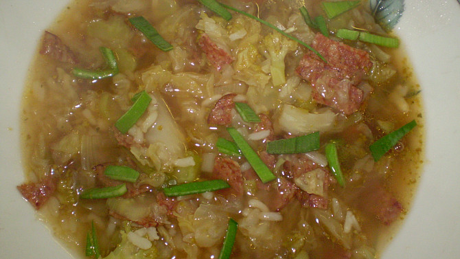 Kapustovo-brokolicová polévka s rýží a uzeninkou, Kapustovo-brokolicová polévka s rýží a uzeninou
