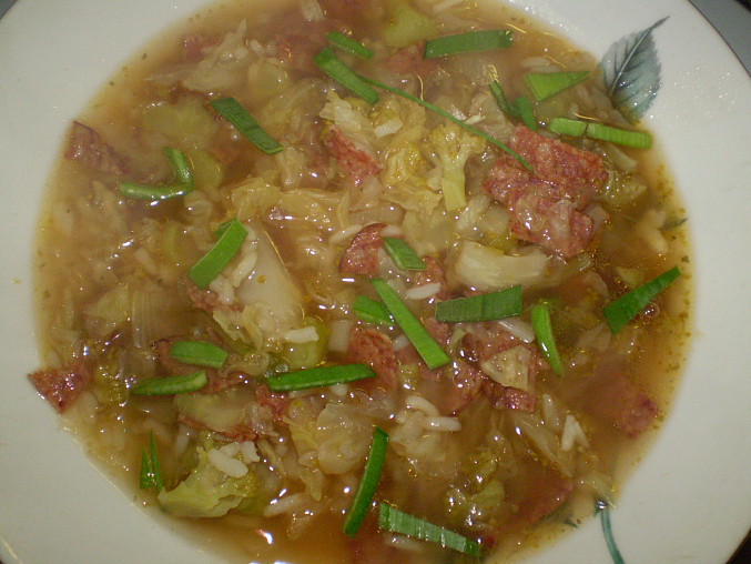Kapustovo-brokolicová polévka s rýží a uzeninkou, Kapustovo-brokolicová polévka s rýží a uzeninou