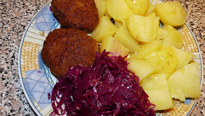 Kari karbanátky, oběd