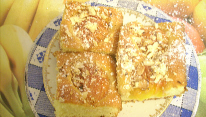Křehký broskvový koláč
