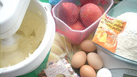 Křehký broskvový koláč