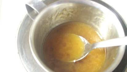 Křehký broskvový koláč