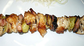 Kuřecí jehla speciál (Kuřecí prsíčka, anglická slanina, cibule, pórek, paprika.)