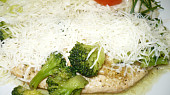 Kuřecí plátek s brokolicí a sýrem