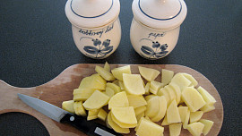 Kyselá polévka  se sušenými houbami