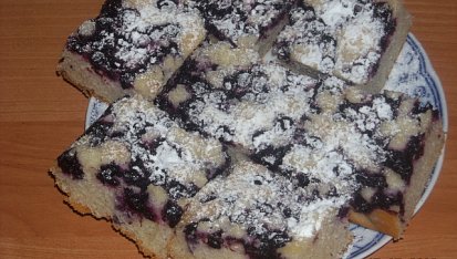 Litý kynutý koláč - hrníčkový, rychlý, s borůvkama