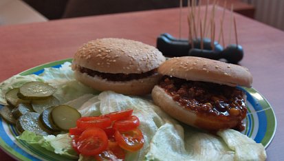 Mazľavý Jožo (Sloppy Joe), v žemli