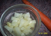 Mrkvový salát s ananasem