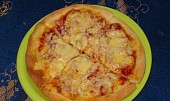 Neapolská pizza (Místo sardelek je šunka)