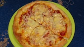 Neapolská pizza, Místo sardelek je šunka
