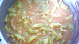 Paprikový guláš s vejci