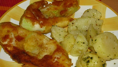 Patizon s česnekovými bramborami