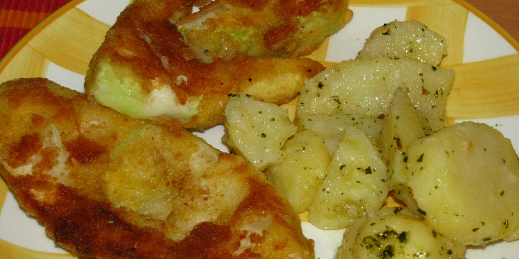 Patizon s česnekovými bramborami