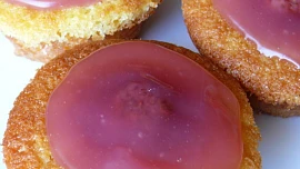 Piškotové muffiny s jahodami