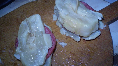 Smažené tvarůžky, připraveno na obalování...