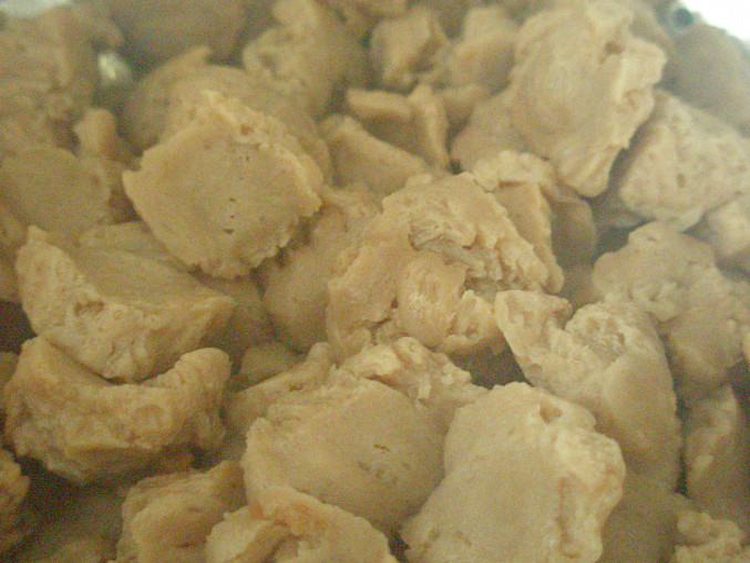 Sójové maso s těstovinami, uvařené sojové maso