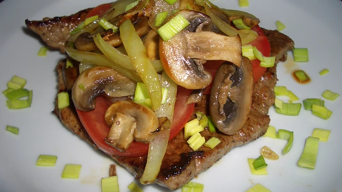 Steak s houbami