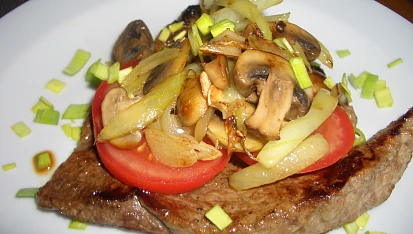 Steak s houbami