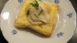 Sýrové toasty s broskvemi