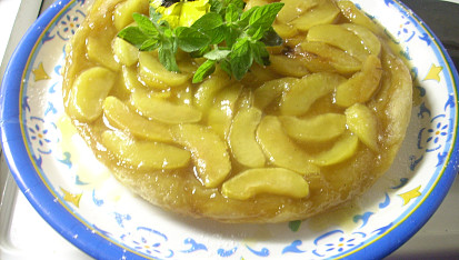 Tarte tatin (obrácený jablkový koláč)