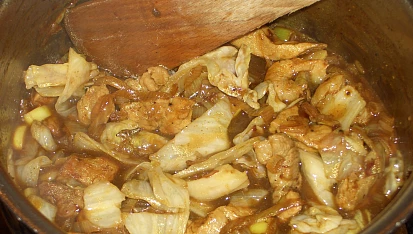 Těstoviny s čínskou omáčkou