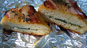 Tvarůžková houska v gazdovské slanině (tvarůžková houska v gazdovské slanině)