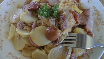 Uzeniny zapečené s kysaným zelím, Uzeniny zapečené s kysaným zalím