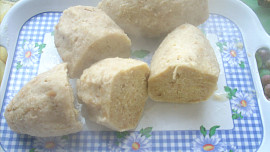 Vepřové s chlupatými knedlíky