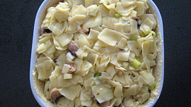 Zapečené nudle s houbami