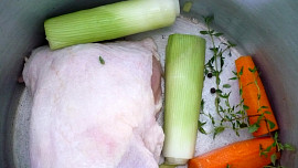 Zapékaná slepice v nudlích