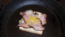 Anglický toast s vejcem