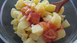 Bramborový salát s paprikou