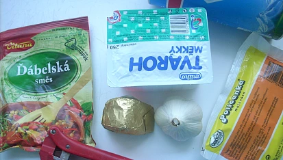 Česneková pikantní pomazánka