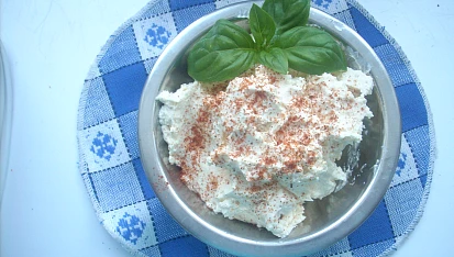 Česneková pikantní pomazánka