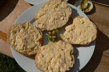 Česneková pomazánka