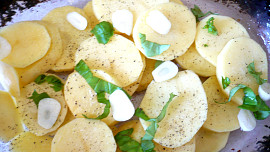 Česneková rajčata