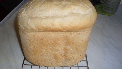 Chleba s ovesnými vločkami, prý je to chleba jako pivo s čepicí (říkal můj muž)