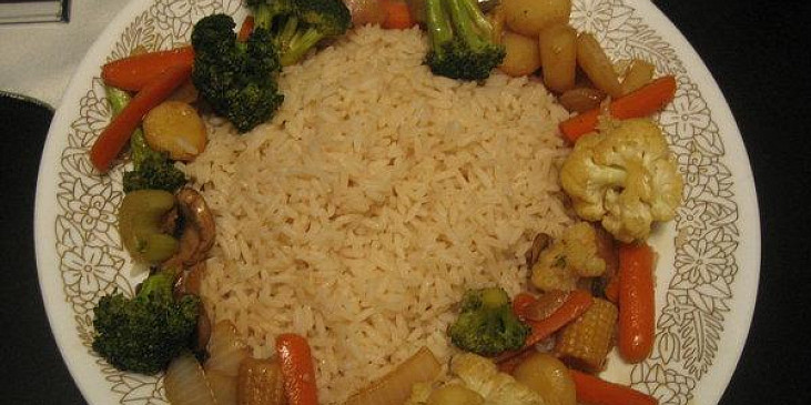 Dušená rýže - zaručeně nelepící (Ozdobená dušená rýže)