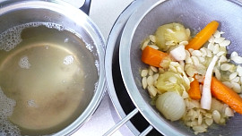 Falešná slepičí polévka (z tykve)