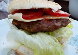 Hamburger na grilu