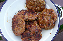 Hamburger na grilu